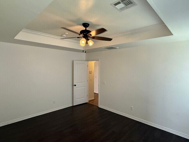 Building Photo - Inviting 3 Bed 2 Bath in Deer Creek Neighborhood