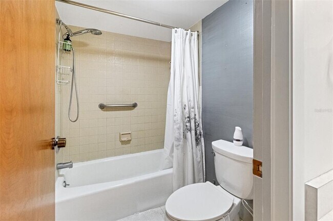 Building Photo - 29300 Bay Hollow Dr