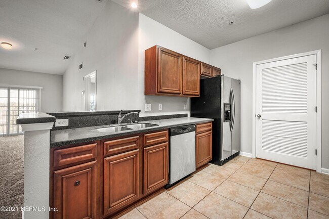 Building Photo - 4920 Key Lime Dr