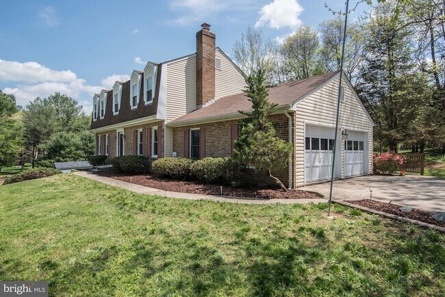 Primary Photo - 6 Delta Ct
