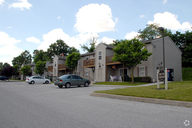 Building Photo - Poplar Creek