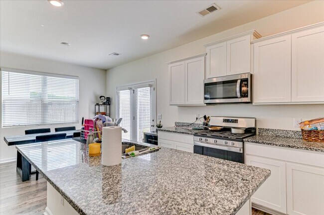 Building Photo - 2101 Saltwater Bnd