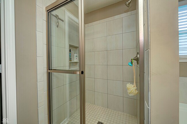 Building Photo - 1728 Gordon Dr