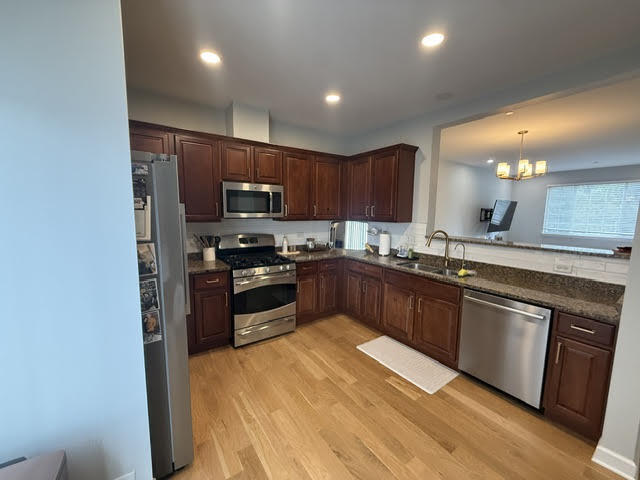 Building Photo - 779 Sanborn St