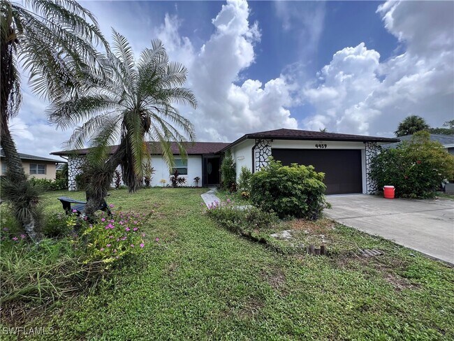 Building Photo - 4439 Parrot Ave