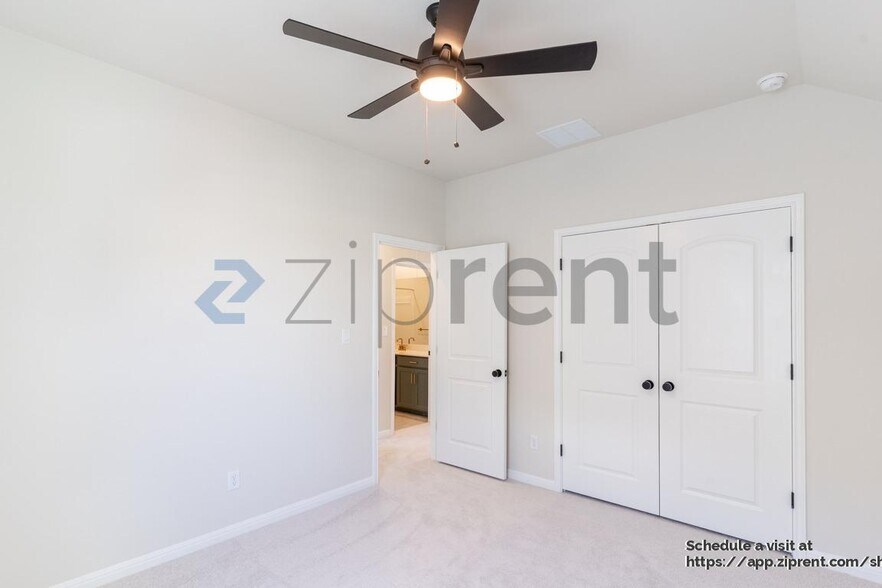 Building Photo - 214 Lake Shore Dr