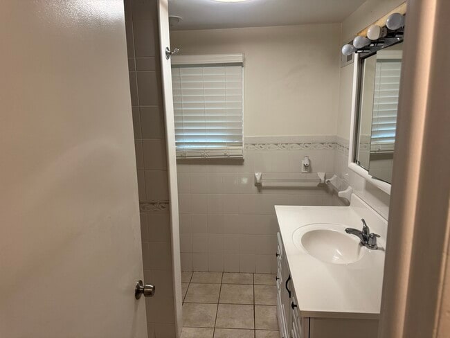 Building Photo - 5160 Snowdrift Rd