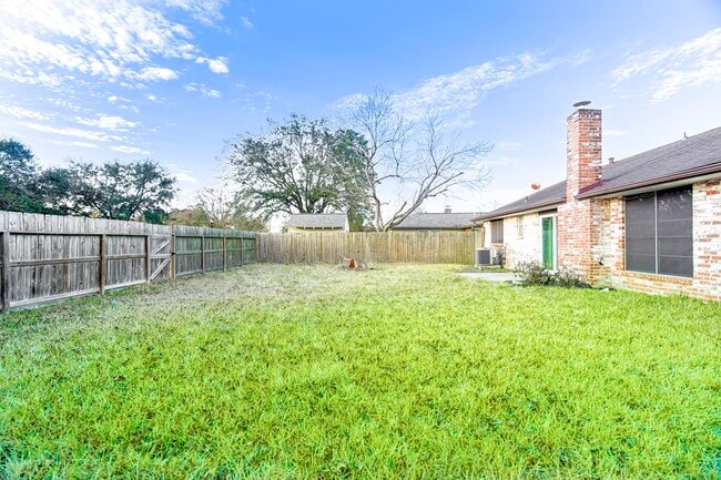 Building Photo - 2135 Whiteback Dr