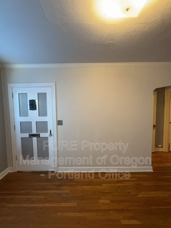 Building Photo - 715 NE 20th Ave