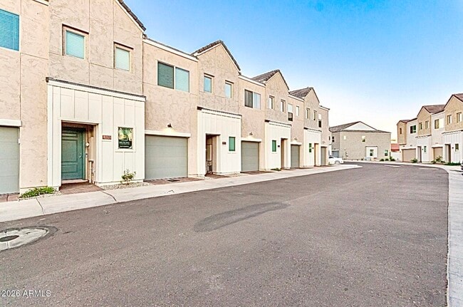 Building Photo - 2134 W Harmont Dr