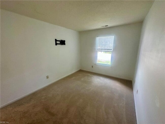 Building Photo - 255 Mannings Ln
