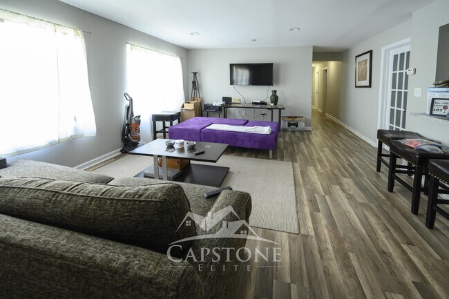 Building Photo - 216 Matthews Drive