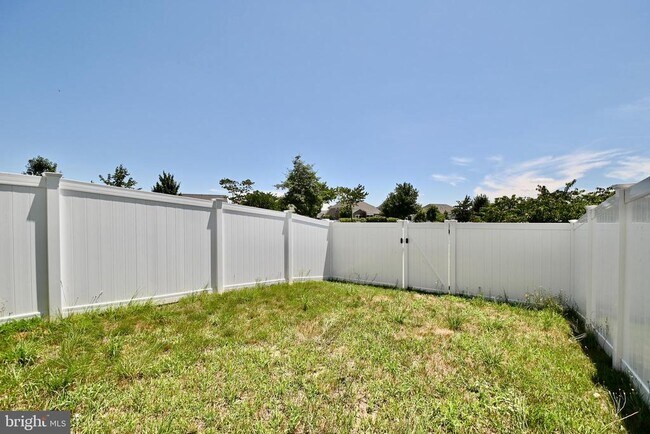 Building Photo - 11177 Southport Pl