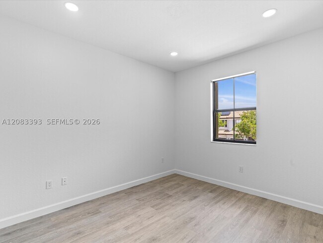 Building Photo - 11628 NW 87th Ln