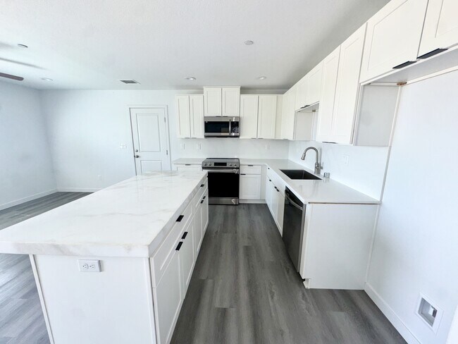 Building Photo - 7343 Dogwood Ave