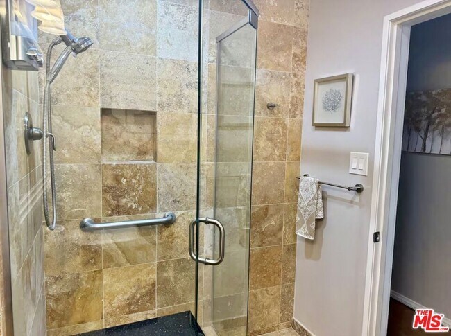 Building Photo - 5944 Irvine Ave