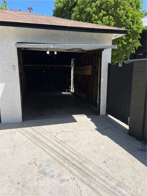 Building Photo - 12660 Oxnard St
