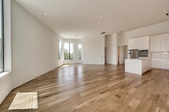 Building Photo - 1504 Burlew St