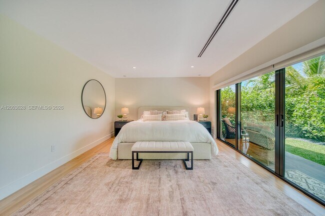 Building Photo - 1940 SW 32nd Pl