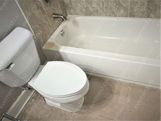 Building Photo - 6691 Lake Forest Dr