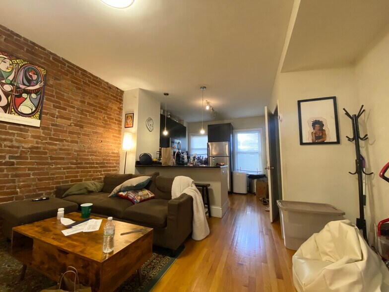 Building Photo - 14 Parker Hill Ave