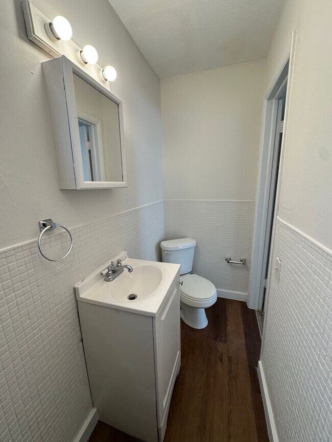 Building Photo - 4155 N Kitley Ave