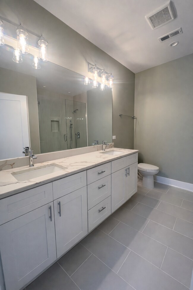 Building Photo - 4231 S Champlain Ave