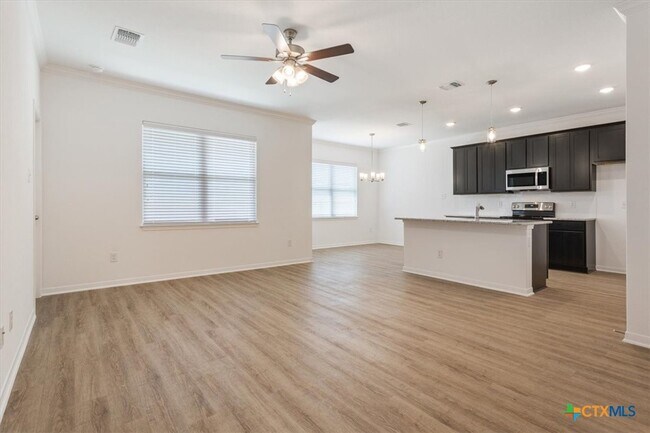 Building Photo - 8615 Chena Rdg Dr
