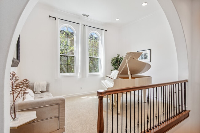 Building Photo - 8005 S Bell Crest Dr