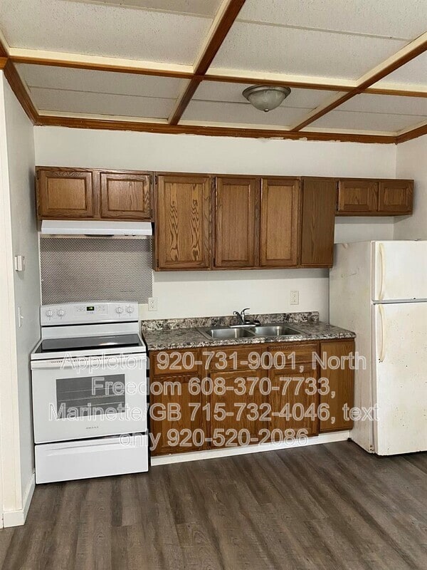 Building Photo - S7559 US-12