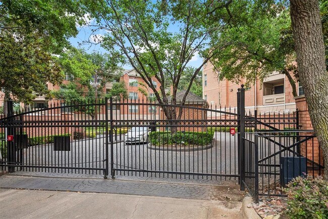 Building Photo - 2111 Welch St