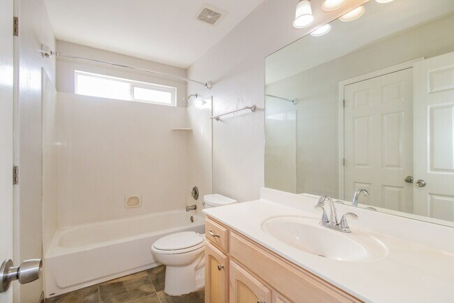 Building Photo - 14122 Rosaleen Ln