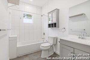 Building Photo - 17807 Hilltop Dr