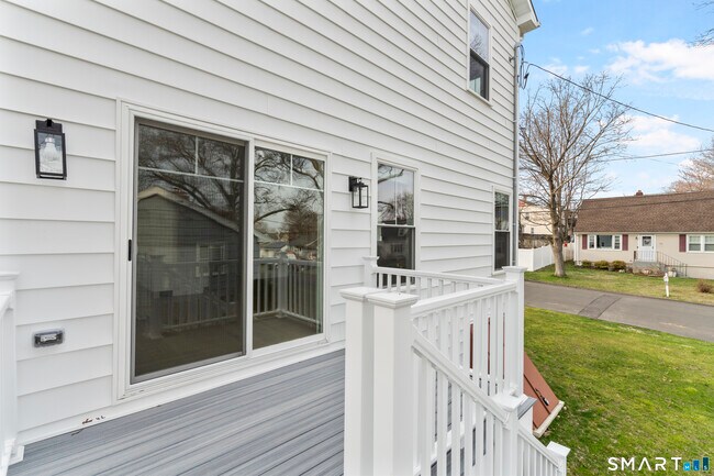 Building Photo - 183 Vesper St