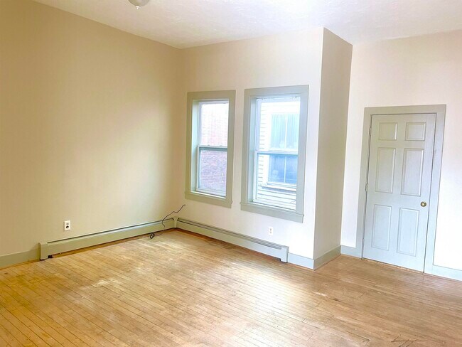 Primary Photo - 408 Central St