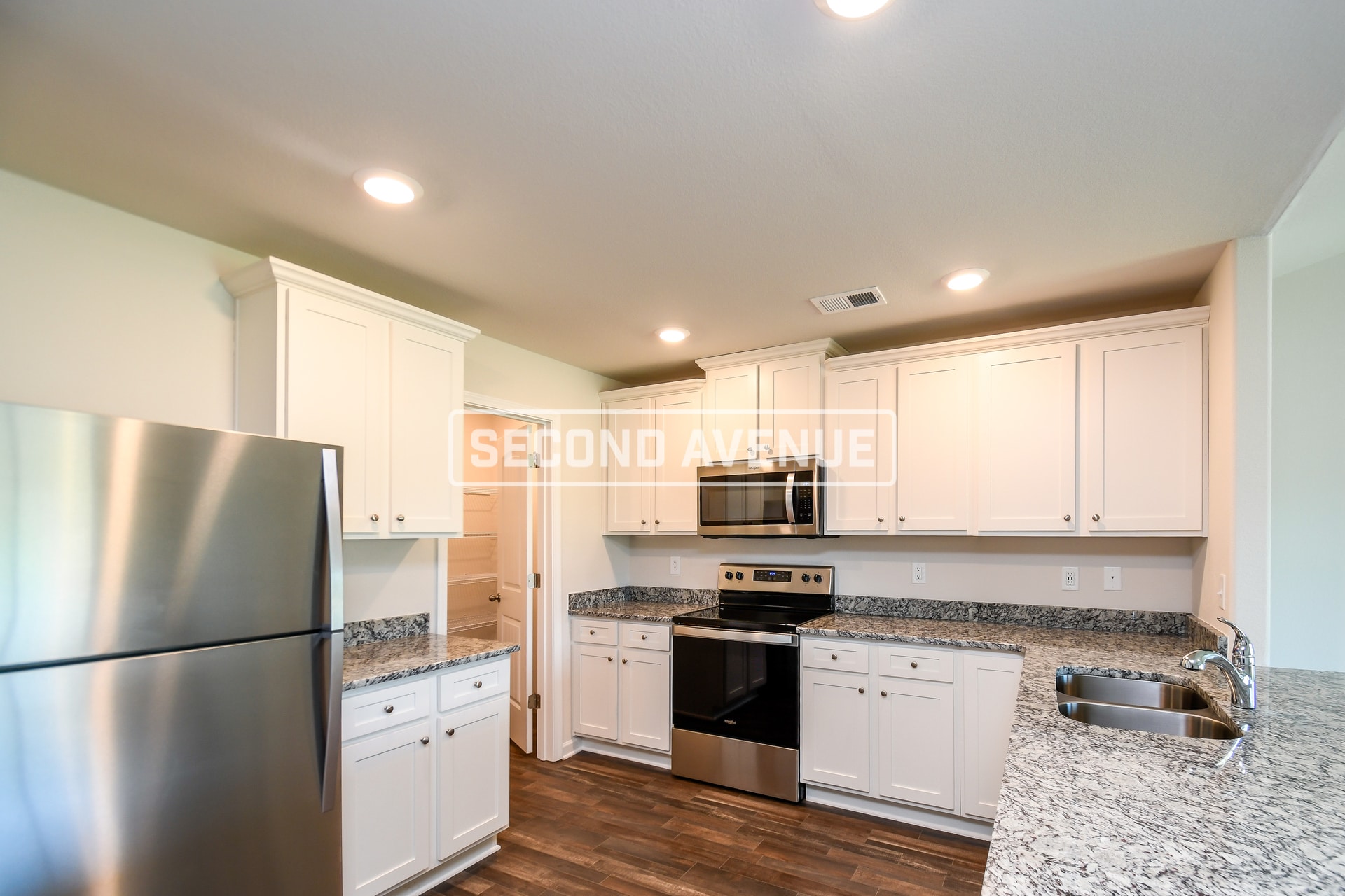 Building Photo - 823 Red Berry Ln