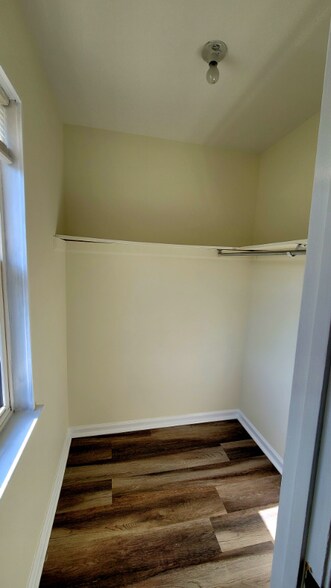 Building Photo - 1400 Meridian Ave