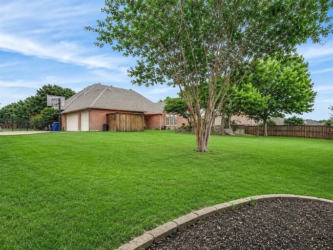 Building Photo - 1210 Forest Hills Dr
