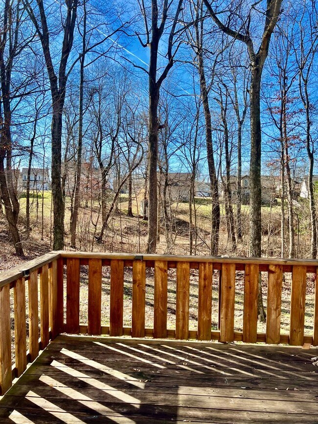 Building Photo - Newly Renovated Home Off Trenton Rd!