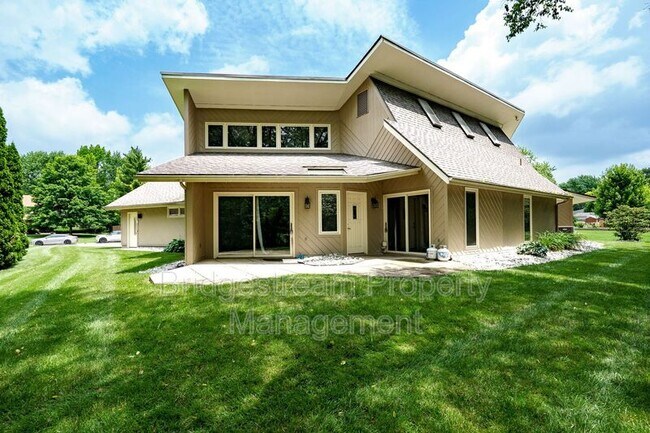 Building Photo - 1382 Hickoryview Ct