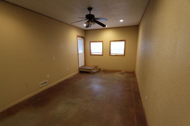 Building Photo - 5-Bedroom University Heights Gem – Privacy...