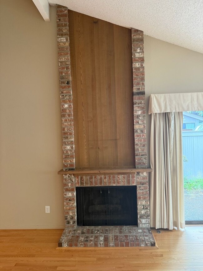 Building Photo - 3BED/3BATH Townhome in Wood Creek Communit...