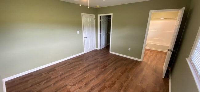 Building Photo - 1200 Davis Mill Rd