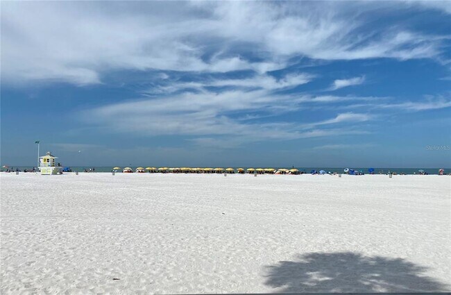 Building Photo - 941 Palm Dr