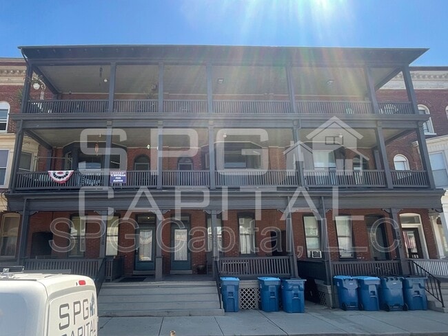 Primary Photo - 1042 W Market St