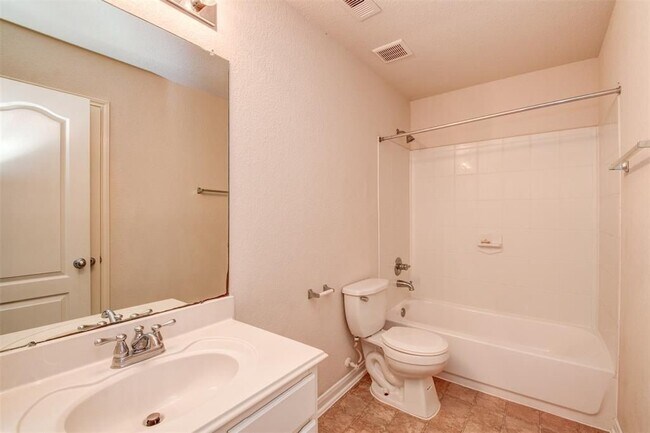 Building Photo - 13163 Stratford Skies Ln