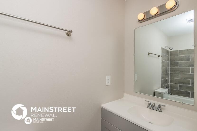 Building Photo - 154 Anderson Ave NE