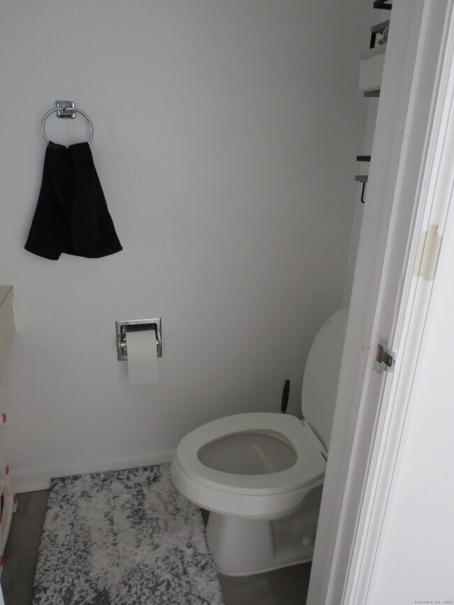 Building Photo - 97 Highland Rd