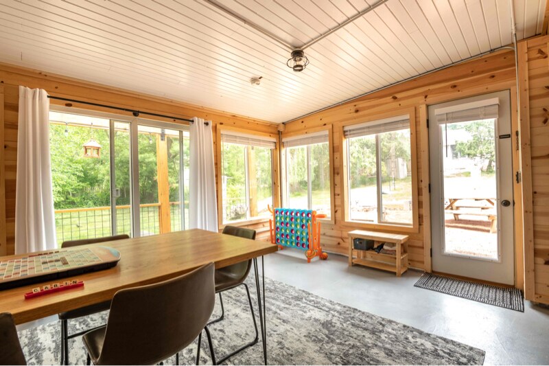 Building Photo - N3163 Tamarack Rd