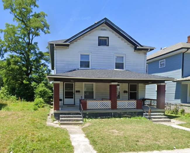 Primary Photo - 1931-1933 Catalpa Dr.